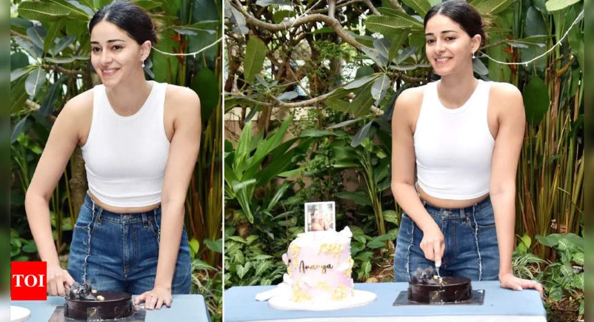 Ananya Panday cuts ‘Main apni favourite hoon’ cake and celebrates her 26th birthday with paparazzi - WATCH video | Hindi Movie News