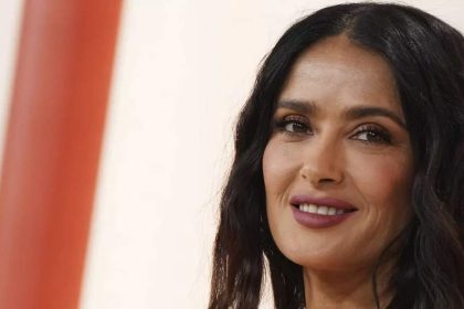 Salma Hayek gives a shout-out to Selena Gomez, Sofia Vergara, and others with her cryptic post amid her feud with Nicole Kidman | English Movie News