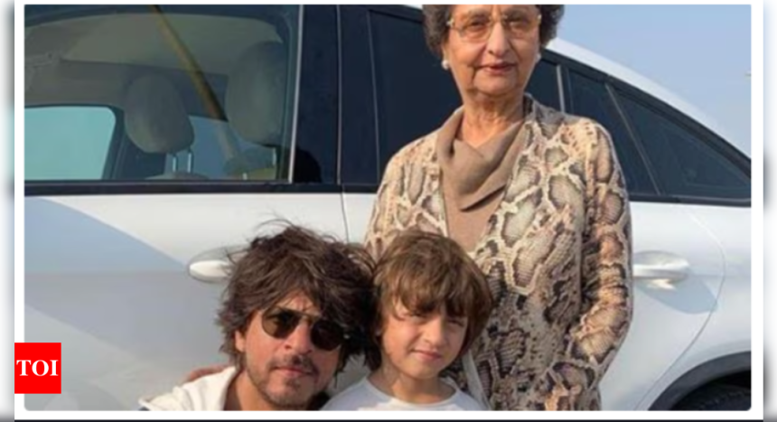 Shah Rukh Khan dancing with mom-in-law Savita Chibber is the cutest thing you will see on the internet today: video inside | Hindi Movie News