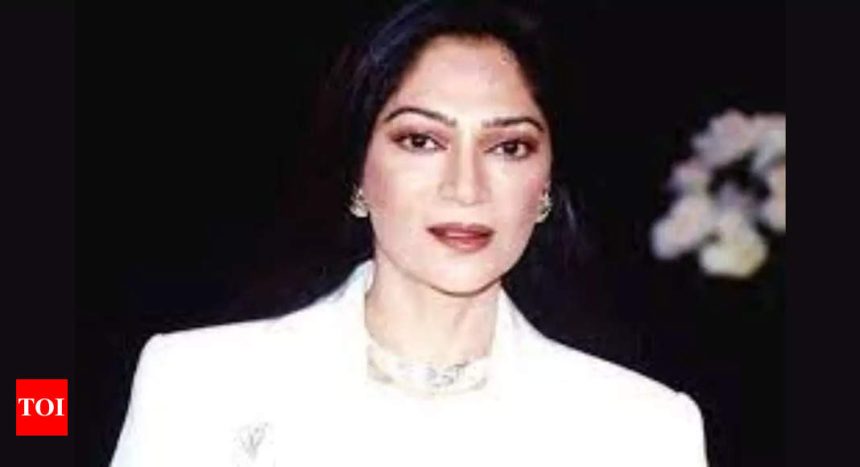 Top 15 remarkable quotes by Simi Garewal