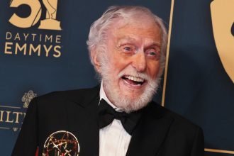 Dick Van Dyke ‘Fortunate’ to Miss Trump Presidency