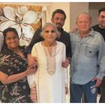 Salman Khan gives major family vibes as he poses with Salim Khan, Arpita Khan, Sohail Khan, Arbaaz Khan and others in this heartwarming photo |