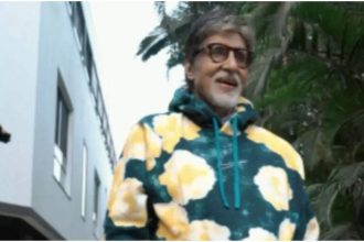 Amitabh Bachchan thanks fans for their love during Sunday greeting ritual; Says, 'This love each Sunday...' | Hindi Movie News