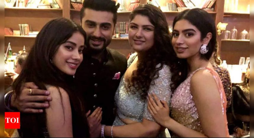 Arjun Kapoor feels the most vulnerable around Anshula Kapoor, Janhvi Kapoor and Khushi Kapoor: 'I don’t have mom, there was a void, and now I have sisters' | Hindi Movie News