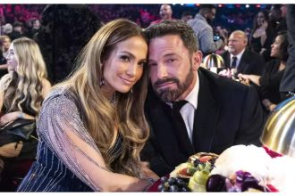 Jennifer Lopez and Ben Affleck celebrate the holidays together with their blended families despite separation" |