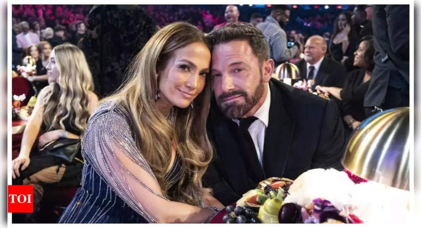 Jennifer Lopez and Ben Affleck celebrate the holidays together with their blended families despite separation" |