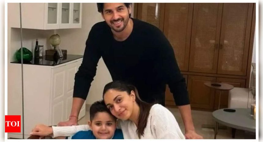 Sidharth Malhotra and Kiara Advani's UNSEEN snap with a child goes viral | Hindi Movie News