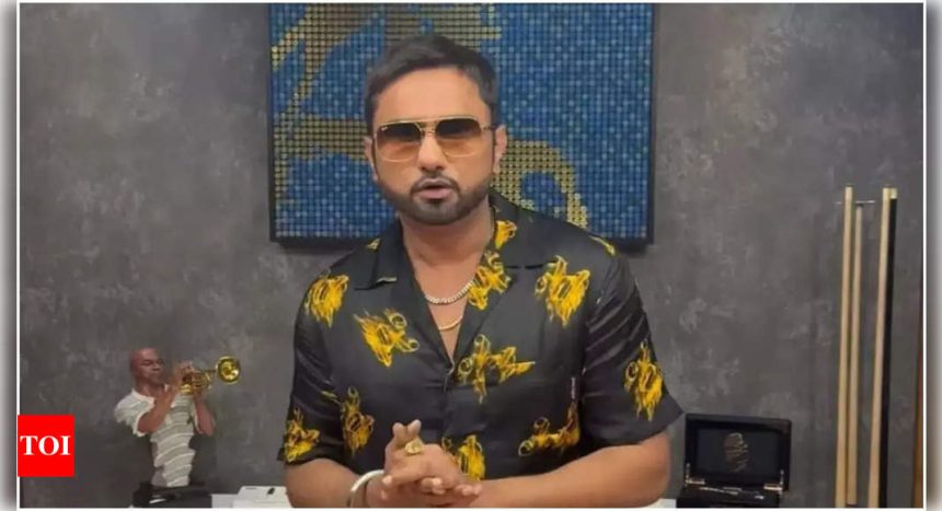 Yo Yo Honey Singh supports the fan's claim that Badshah doesn't deserve to be a singer | Hindi Movie News