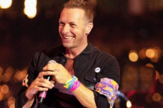 Chris Martin shares his gratitude to fans in Hindi after performing in Ahmedabad: 'Aapne hume perform karne ka mauka diya' | Hindi Movie News