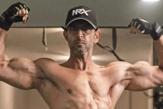 Hrithik Roshan stuns the internet with his epic body transformation, shares New Year resolution: 'This year I’m going for the real thing'