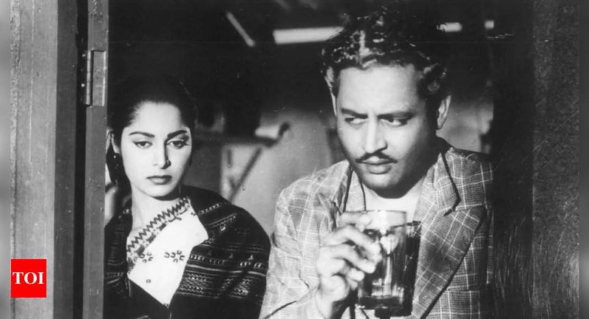 Kaagaz Ke Phool completes 66 years: 'It cannot be biographical because Guru Dutt had zero failures till that point,' says film historian Pavan Jha - Exclusive | Hindi Movie News