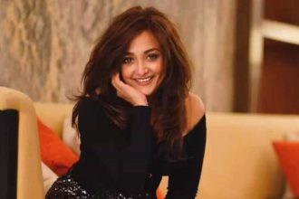 Monali Thakur releases statement on what led her to leave stage during Varanasi concert, demands better treatment for artists