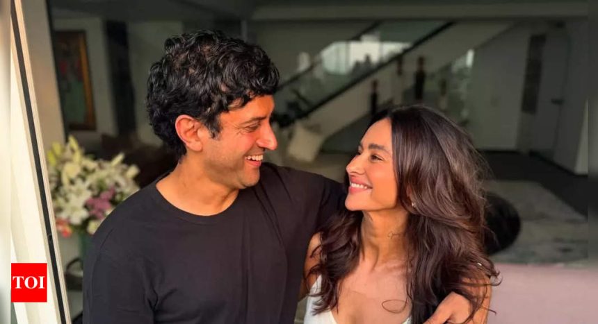 Shibani Akhtar bids an adorable farewell to Farhan Akhtar’s birthday week: '...How happy this life with you is!' | Hindi Movie News