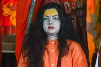 Mamta Kulkarni recites 'mantras' when questioned if she's worthy enough to be Mahamandaleshwar as the person should be a connoisseur of 'vedas' and 'shastras' | Hindi Movie News