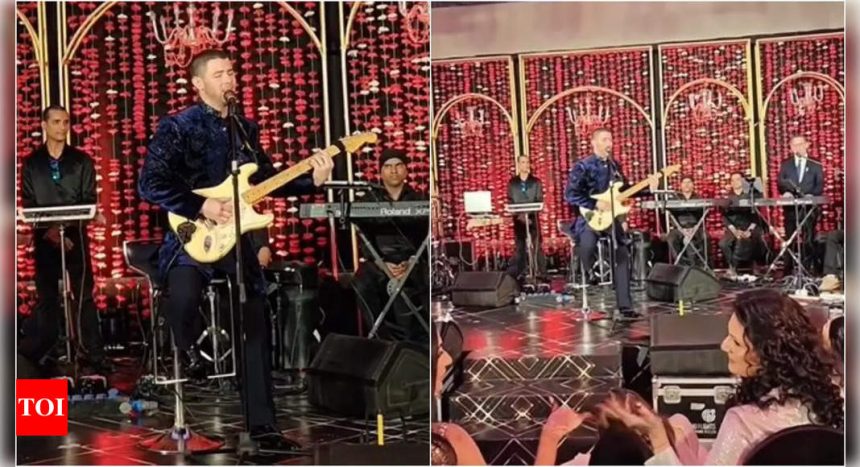 Nick Jonas and Papa Jonas steal the show with a soulful performance at Priyanka Chopra's brother Siddharth Chopra and Neelam Upadhyay's sangeet night: Watch video | Hindi Movie News