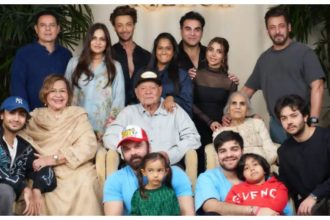 Salman Khan shares a sweet photo as he celebrates 'Familitines Day’ on Valentine's Day with his family - See inside |