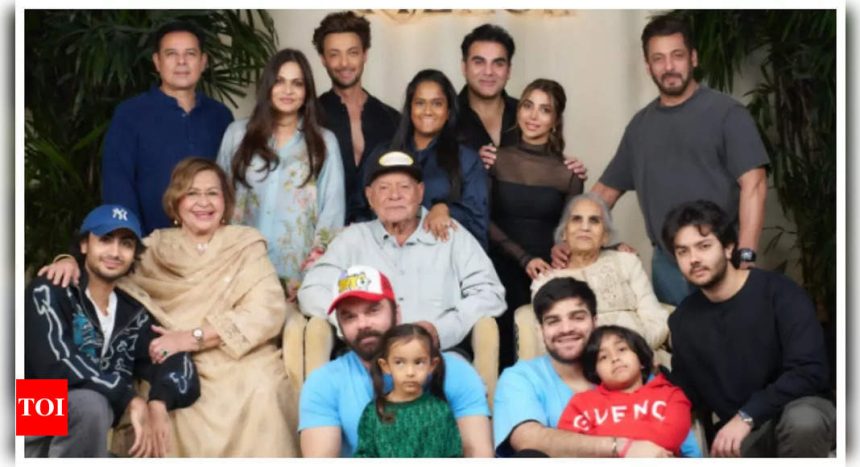 Salman Khan shares a sweet photo as he celebrates 'Familitines Day’ on Valentine's Day with his family - See inside |